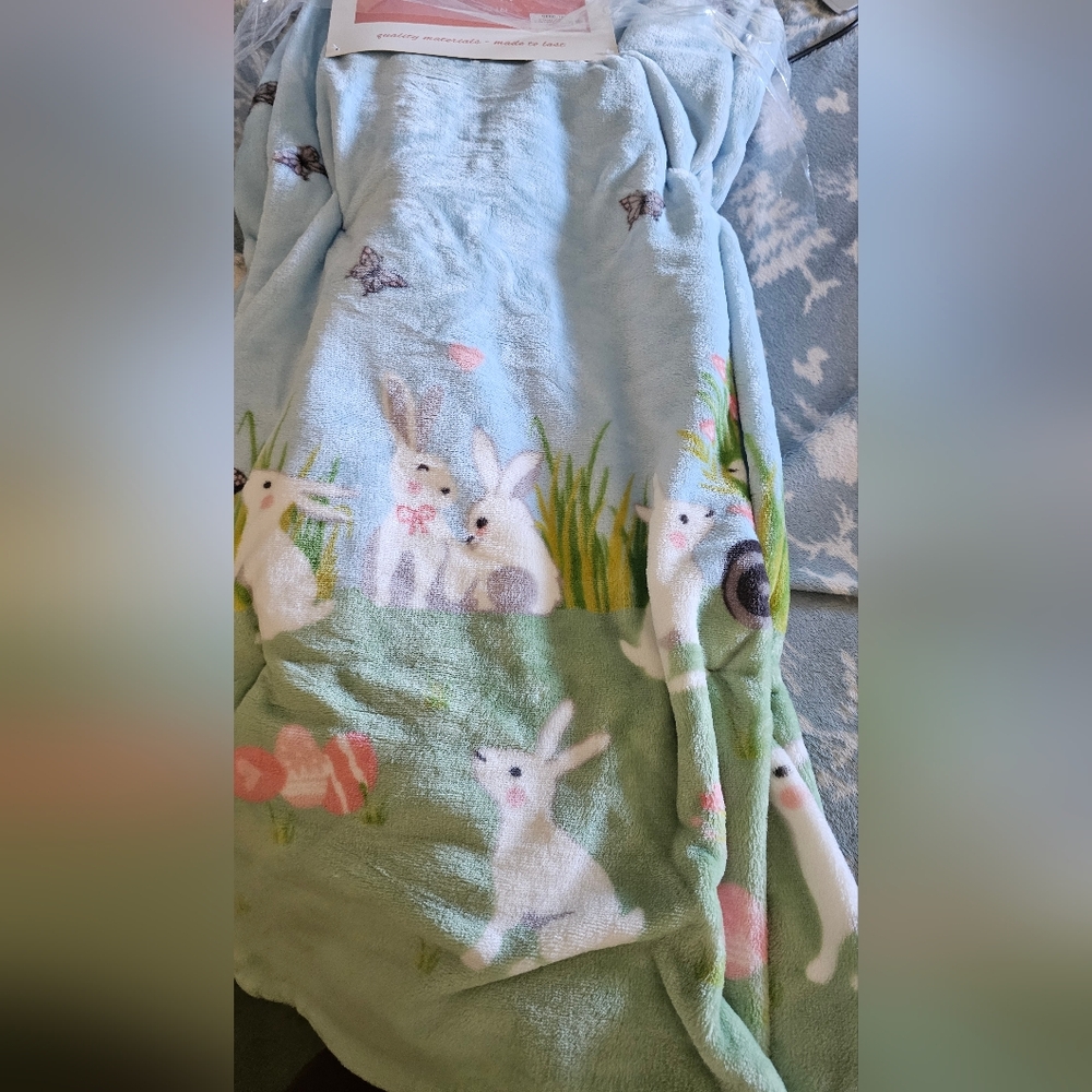 *SOLD* Bunny Throw BNWT